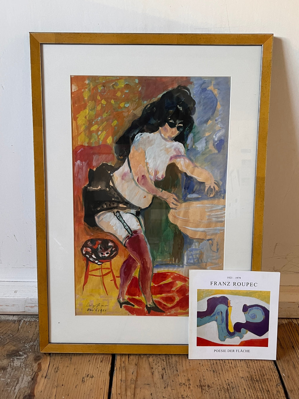 Werner Augustiner: Gemälde (Gouache auf Papier) "Prostituierte beim Händewaschen mit Katze", signiert und datiert, Paris 1961, verglast und gerahmt